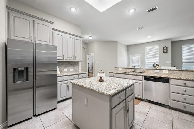 1108 Daventry Drive, Glenn Heights, TX 75154