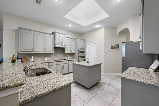 1108 Daventry Drive, Glenn Heights, TX 75154