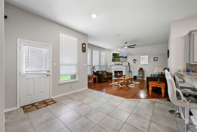 1108 Daventry Drive, Glenn Heights, TX 75154