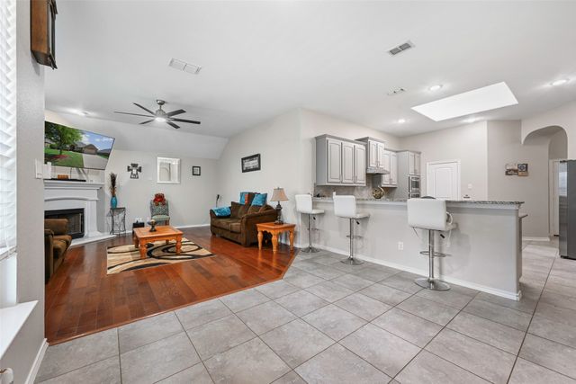 1108 Daventry Drive, Glenn Heights, TX 75154