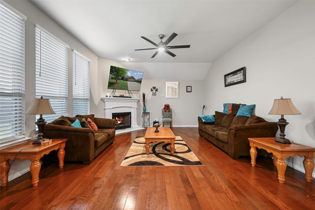 1108 Daventry Drive, Glenn Heights, TX 75154