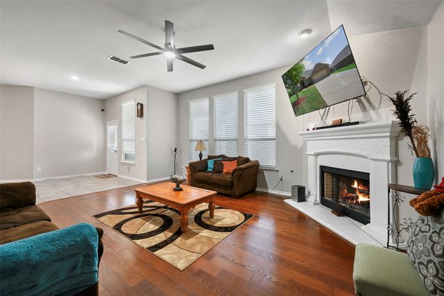 1108 Daventry Drive, Glenn Heights, TX 75154