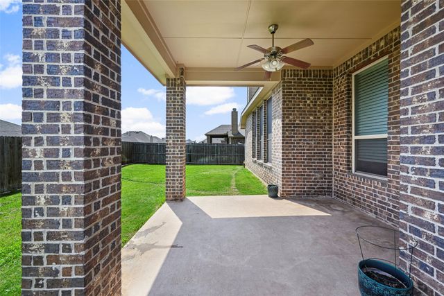 1108 Daventry Drive, Glenn Heights, TX 75154