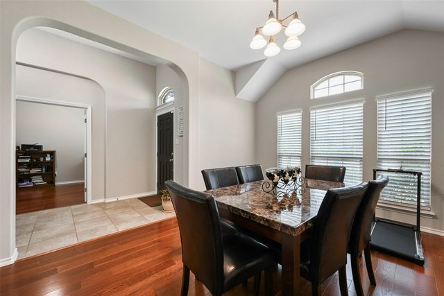 1108 Daventry Drive, Glenn Heights, TX 75154