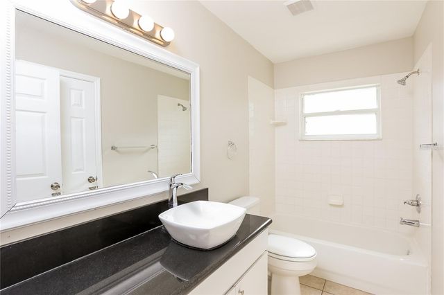 1717 ERIN BROOKE DRIVE, Valrico, FL 33594