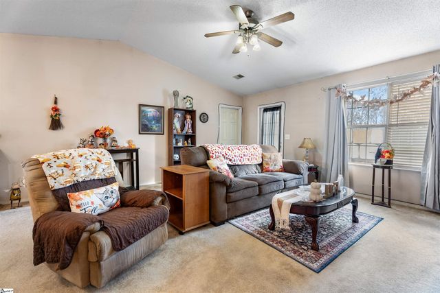 8 Pasture Place, Simpsonville, SC 29681