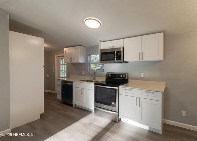 3245 BYO Road, Jacksonville, FL 32207