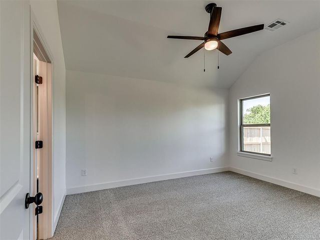 12425 Dolche Vita Drive, Yukon, OK 73099