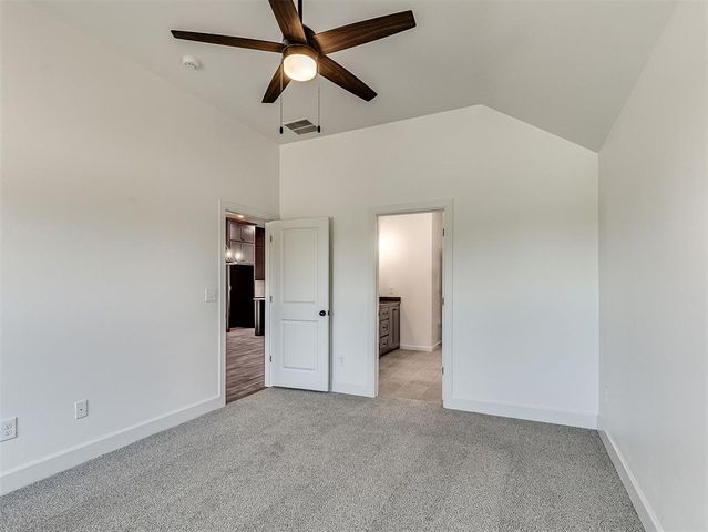 12425 Dolche Vita Drive, Yukon, OK 73099