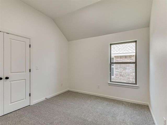 12425 Dolche Vita Drive, Yukon, OK 73099