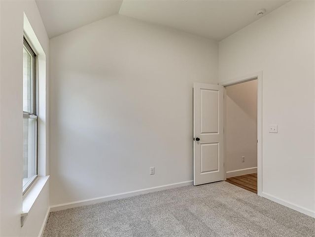 12425 Dolche Vita Drive, Yukon, OK 73099