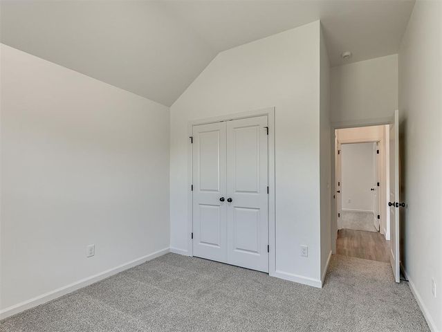 12425 Dolche Vita Drive, Yukon, OK 73099