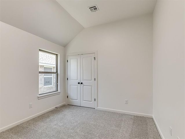 12425 Dolche Vita Drive, Yukon, OK 73099