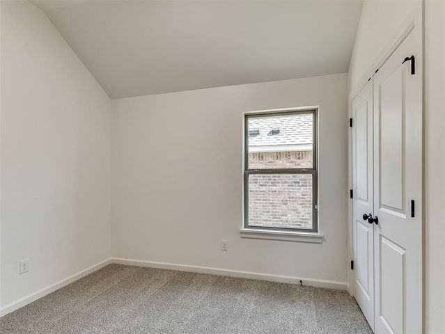 12425 Dolche Vita Drive, Yukon, OK 73099