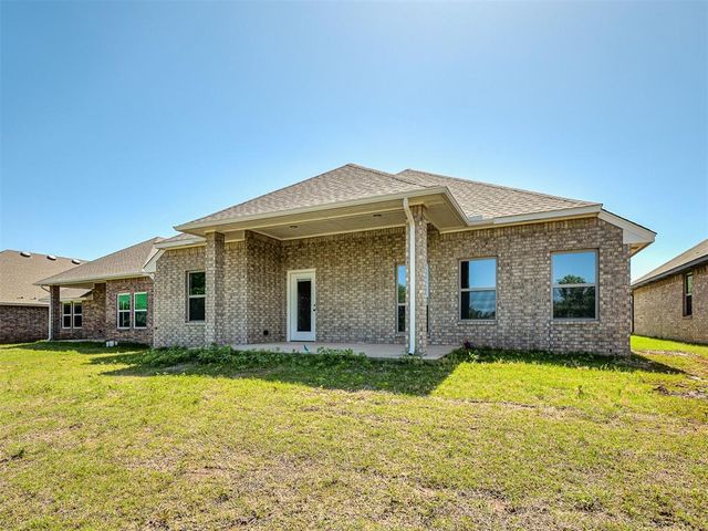 12425 Dolche Vita Drive, Yukon, OK 73099