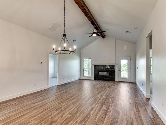 12425 Dolche Vita Drive, Yukon, OK 73099