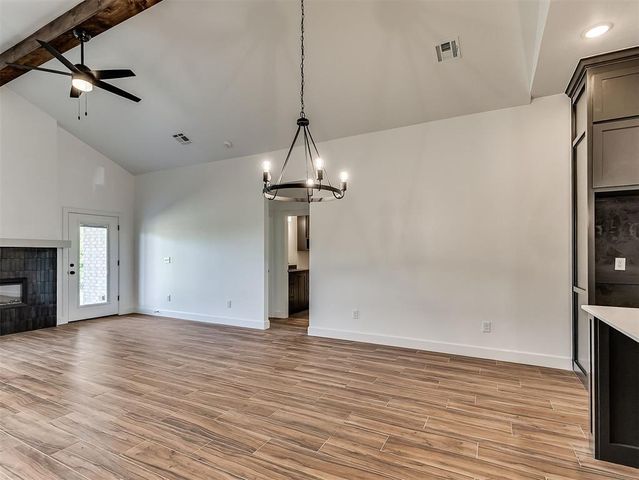 12425 Dolche Vita Drive, Yukon, OK 73099