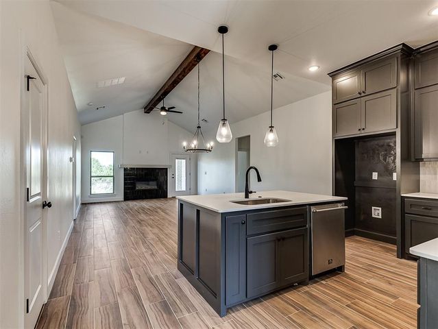 12425 Dolche Vita Drive, Yukon, OK 73099