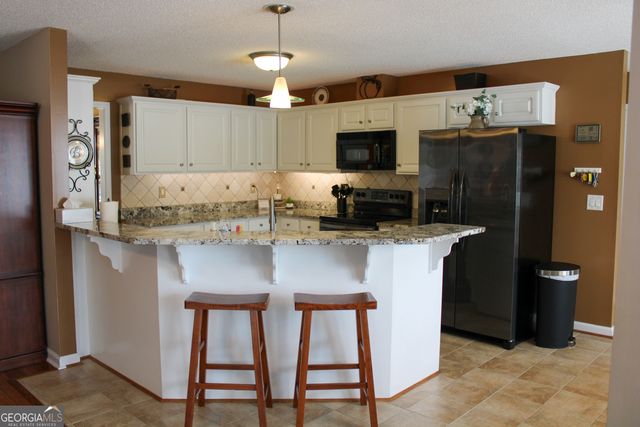 100 Laketrail Drive, Griffin, GA 30223