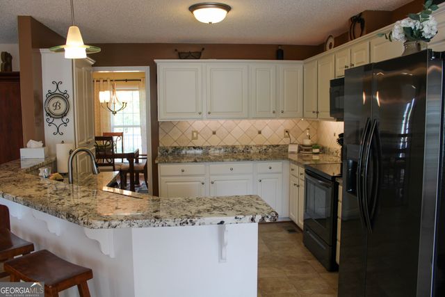 100 Laketrail Drive, Griffin, GA 30223