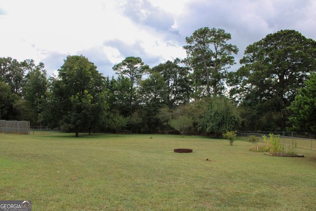 100 Laketrail Drive, Griffin, GA 30223