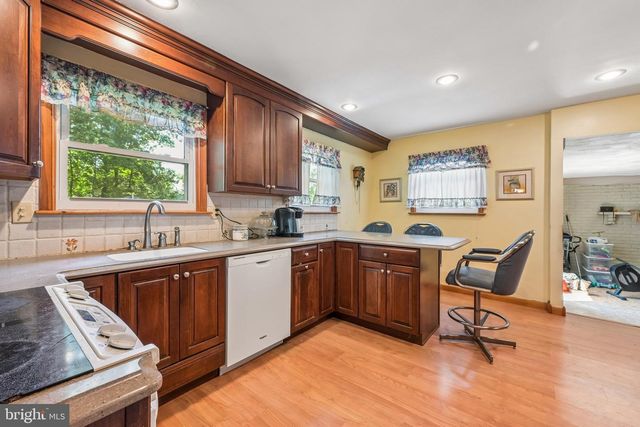 831 LAUREL ST, Blackwood, NJ 08012