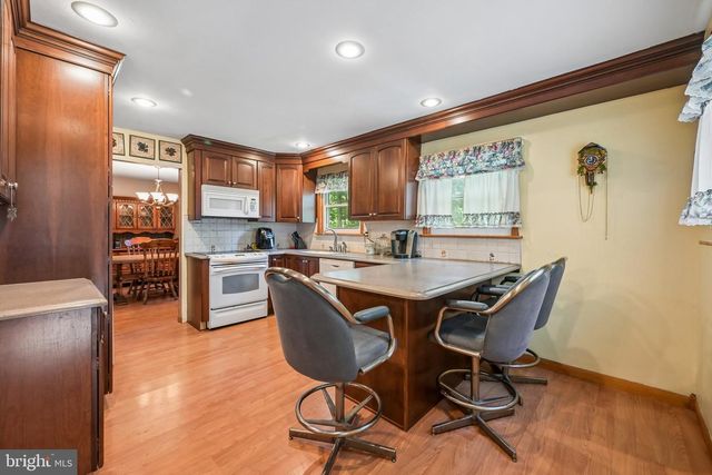 831 LAUREL ST, Blackwood, NJ 08012