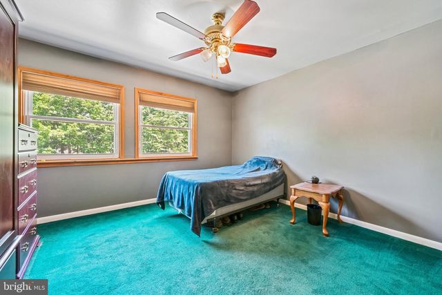 831 LAUREL ST, Blackwood, NJ 08012