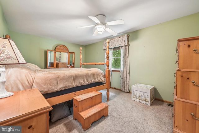 831 LAUREL ST, Blackwood, NJ 08012