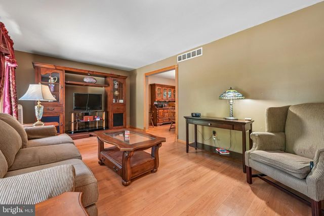831 LAUREL ST, Blackwood, NJ 08012