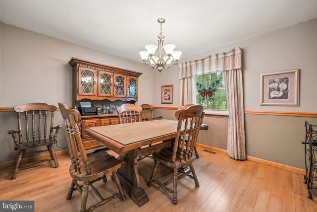 831 LAUREL ST, Blackwood, NJ 08012
