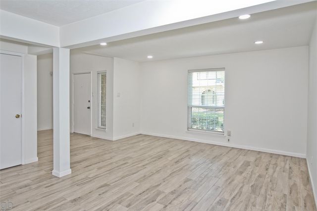11568 S Kirkwood Road, Houston, TX 77477