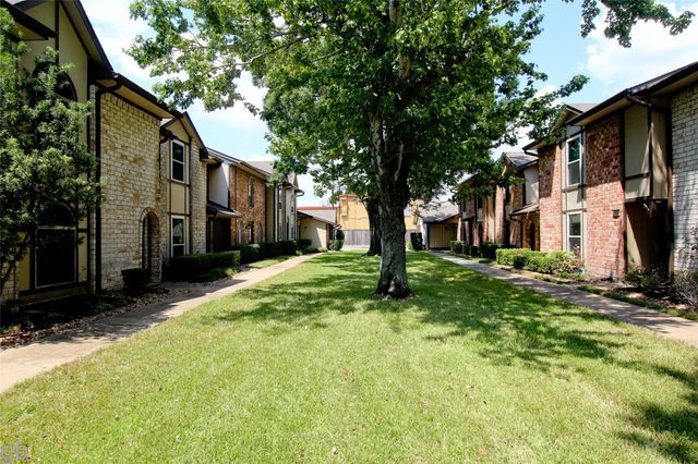 11568 S Kirkwood Road, Houston, TX 77477