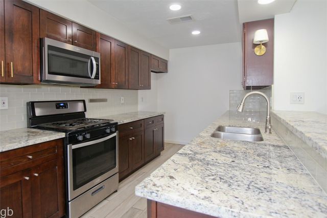 11568 S Kirkwood Road, Houston, TX 77477