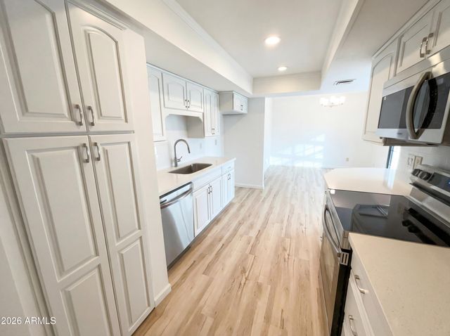 1803 W KIOWA Circle, Mesa, AZ 85202