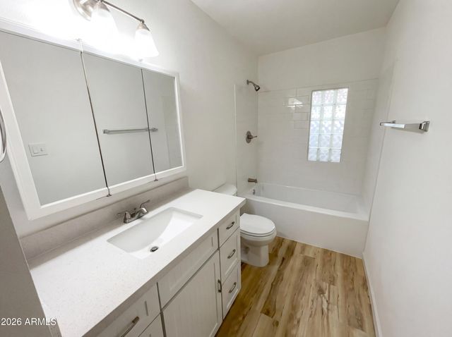 1803 W KIOWA Circle, Mesa, AZ 85202