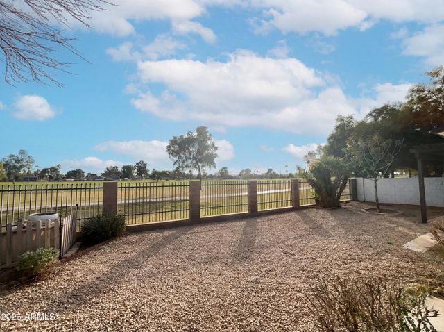 1803 W KIOWA Circle, Mesa, AZ 85202