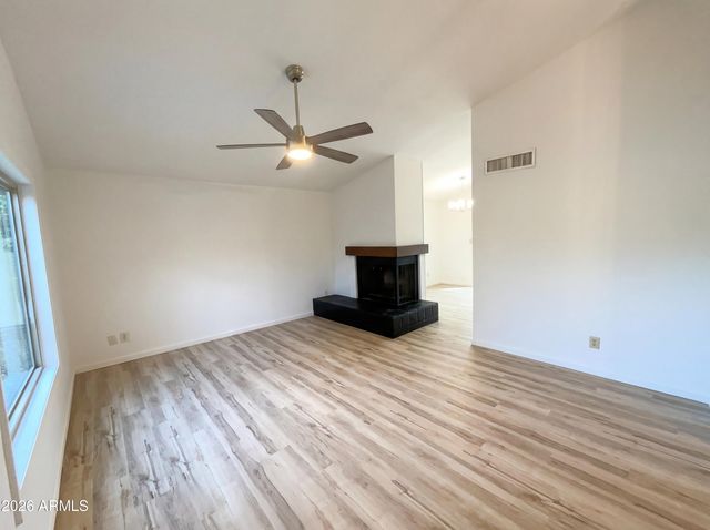 1803 W KIOWA Circle, Mesa, AZ 85202