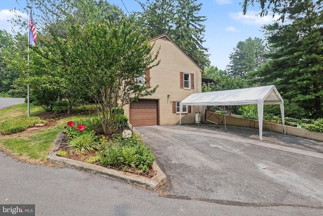 210 GREENWOOD CT, Harrisburg, PA 17109