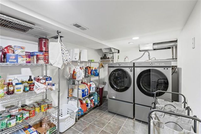 509 E Peoria Street, Paola, KS 66071