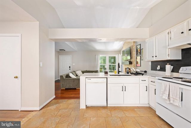 142 WOODLAND DR, Stafford, VA 22556