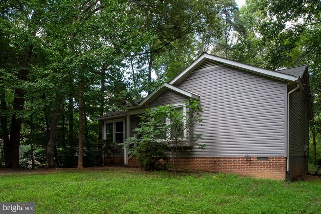 142 WOODLAND DR, Stafford, VA 22556