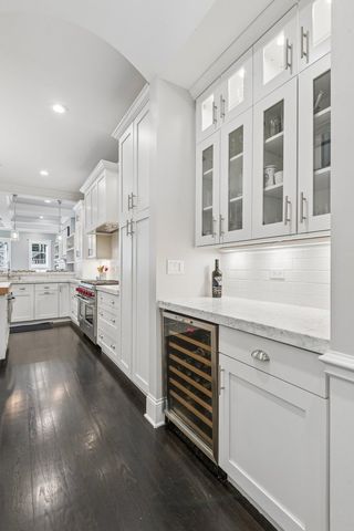 2109 W Sunnyside Avenue, Chicago, IL 60625