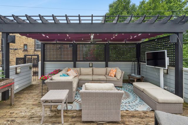 2109 W Sunnyside Avenue, Chicago, IL 60625