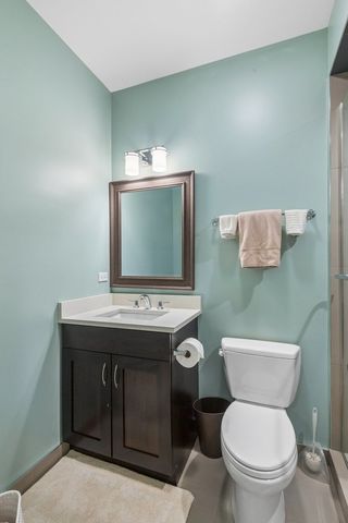 2109 W Sunnyside Avenue, Chicago, IL 60625