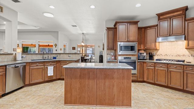 27511 Fels Mauer Blvd, New Braunfels, TX 78132