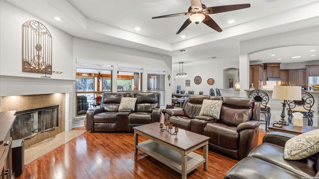 27511 Fels Mauer Blvd, New Braunfels, TX 78132