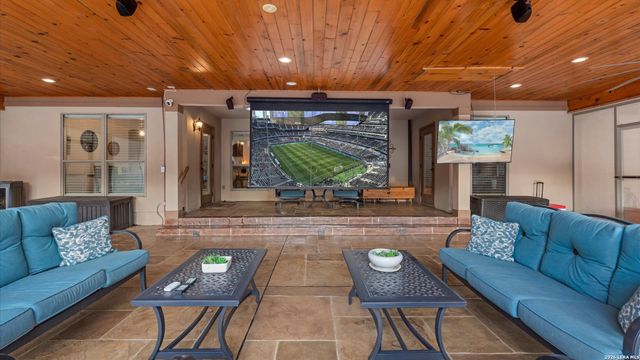 27511 Fels Mauer Blvd, New Braunfels, TX 78132