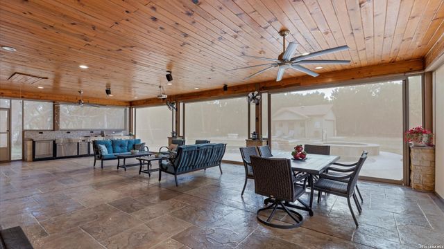 27511 Fels Mauer Blvd, New Braunfels, TX 78132