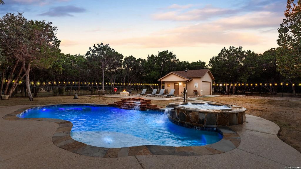 27511 Fels Mauer Blvd, New Braunfels, TX 78132